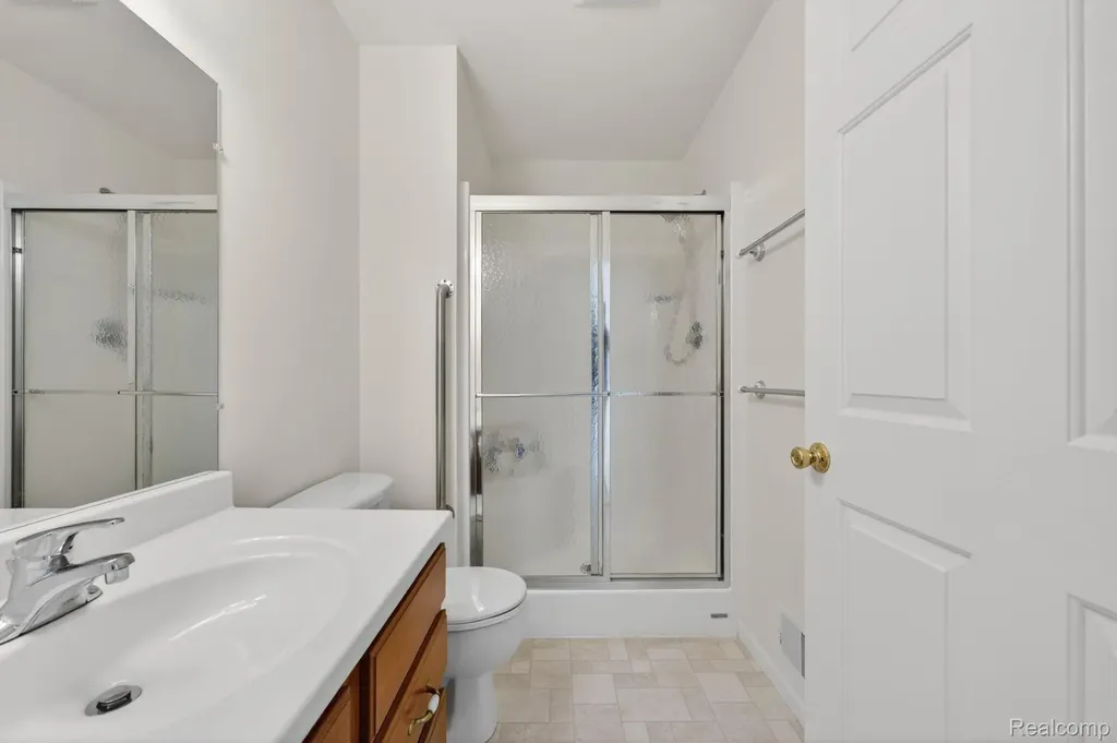 100 Aberdeen Drive Flushing City MI 48433