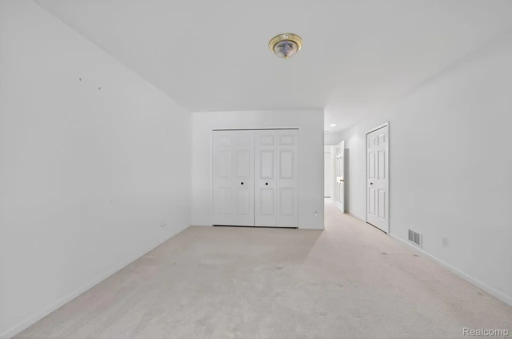 100 Aberdeen Drive Flushing City MI 48433
