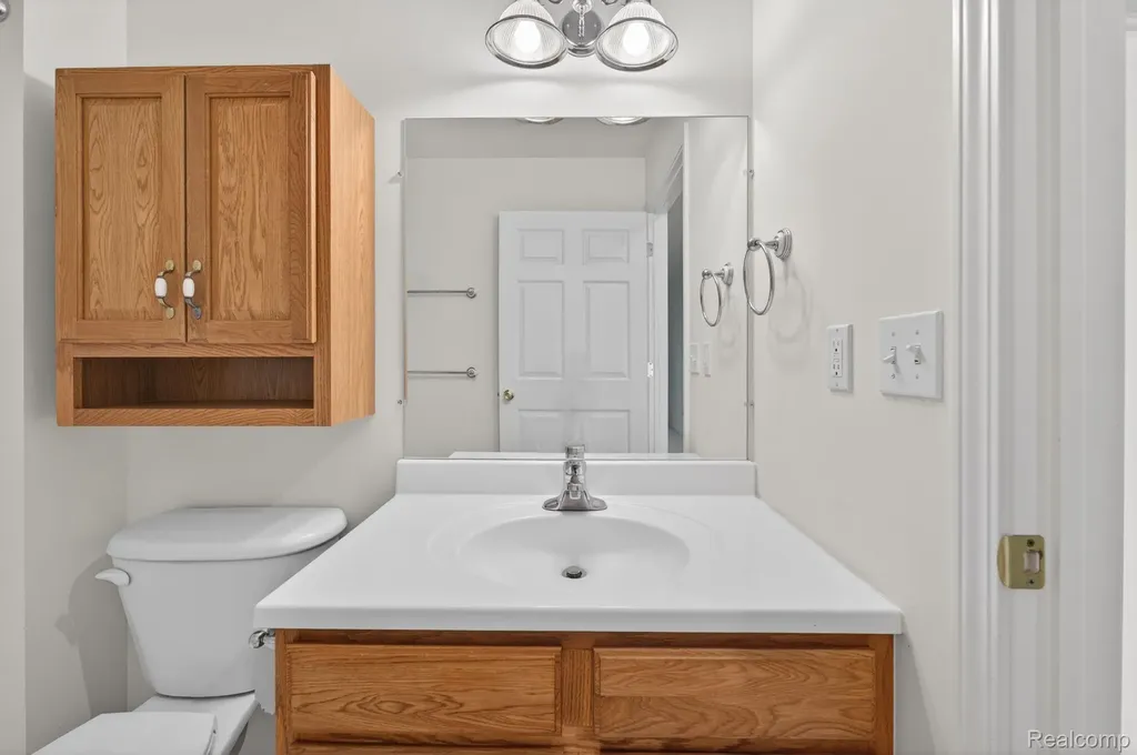 100 Aberdeen Drive Flushing City MI 48433