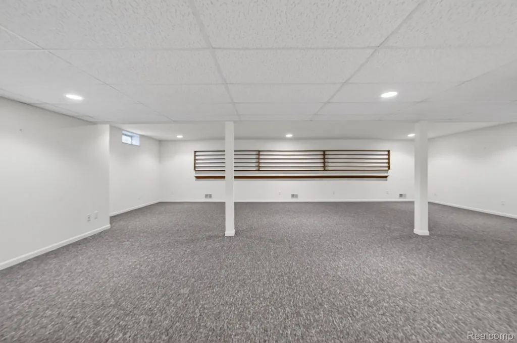 100 Aberdeen Drive Flushing City MI 48433