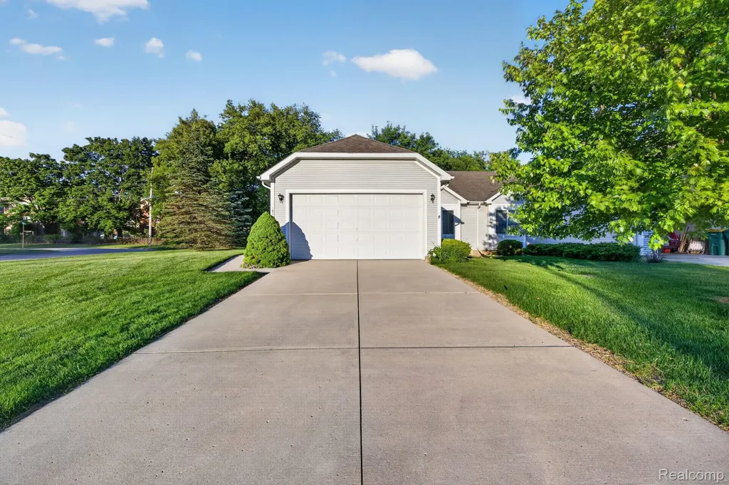 100 Aberdeen Drive Flushing City MI 48433