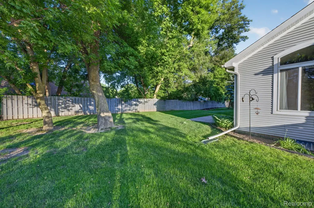 100 Aberdeen Drive Flushing City MI 48433