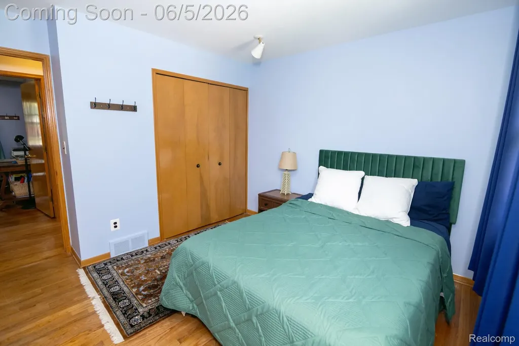 724 Sandstone Drive Rochester Hills City MI 48309
