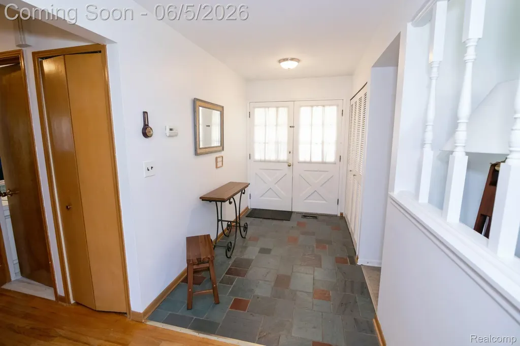 724 Sandstone Drive Rochester Hills City MI 48309