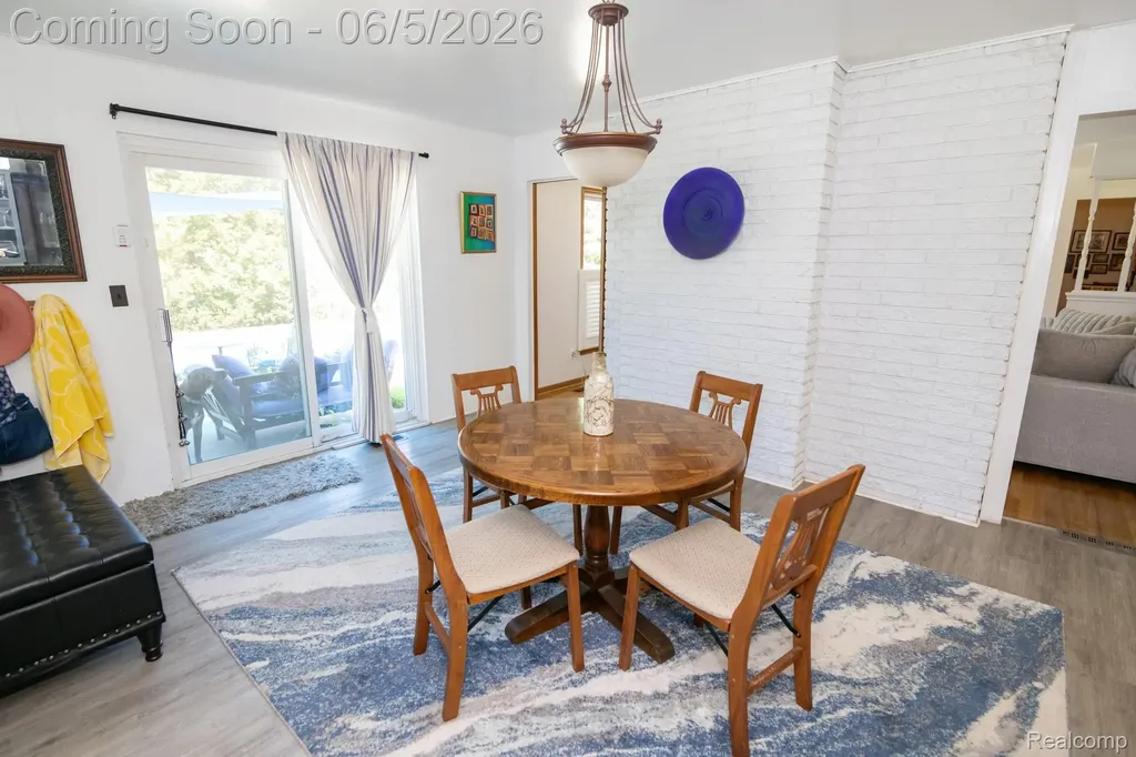 724 Sandstone Drive Rochester Hills City MI 48309