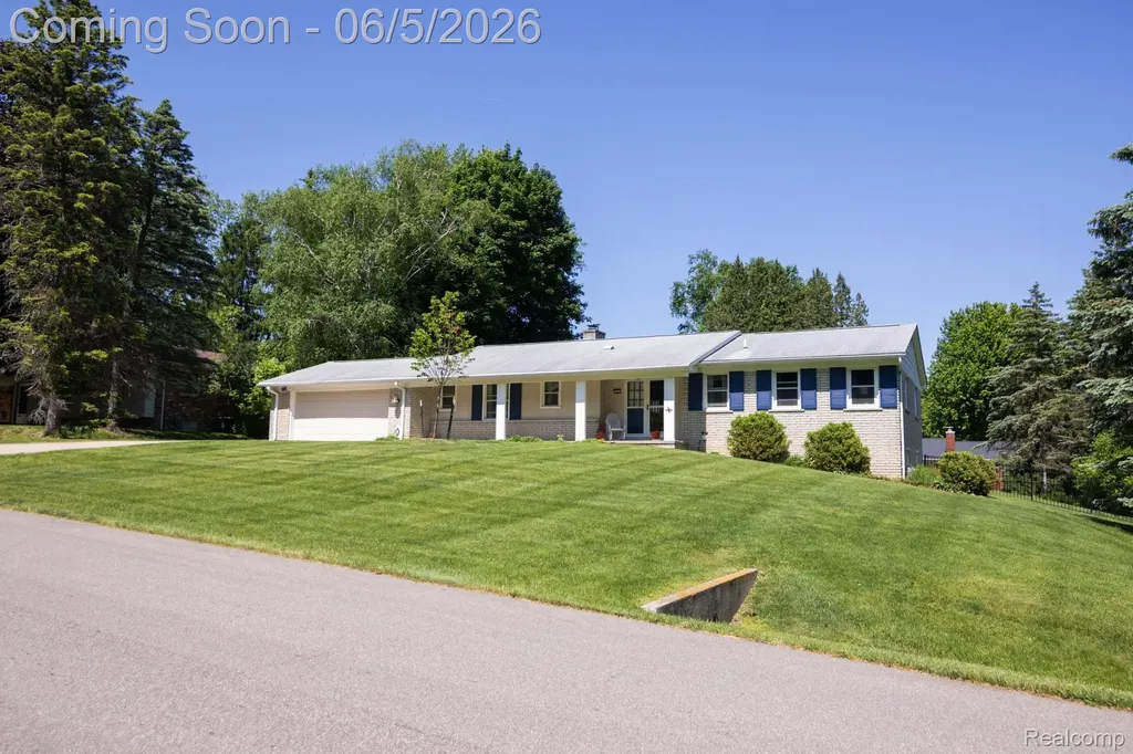 724 Sandstone Drive Rochester Hills City MI 48309