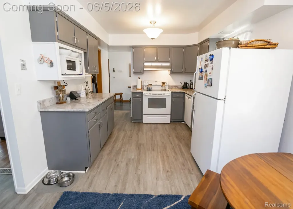 724 Sandstone Drive Rochester Hills City MI 48309