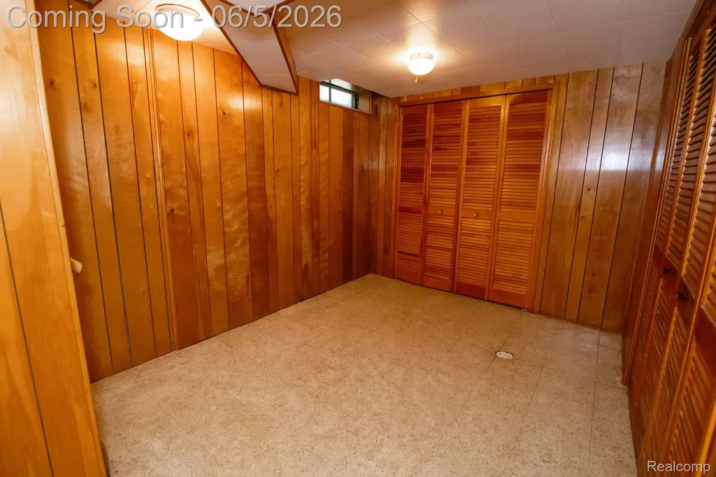 724 Sandstone Drive Rochester Hills City MI 48309