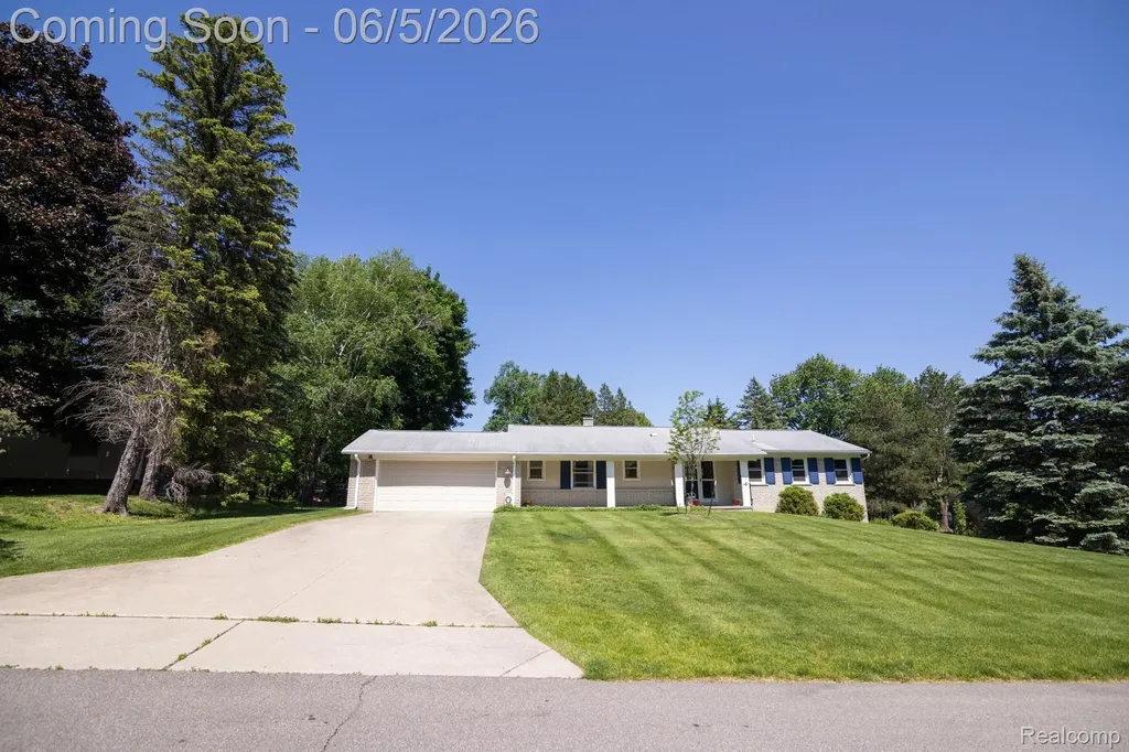 724 Sandstone Drive Rochester Hills City MI 48309