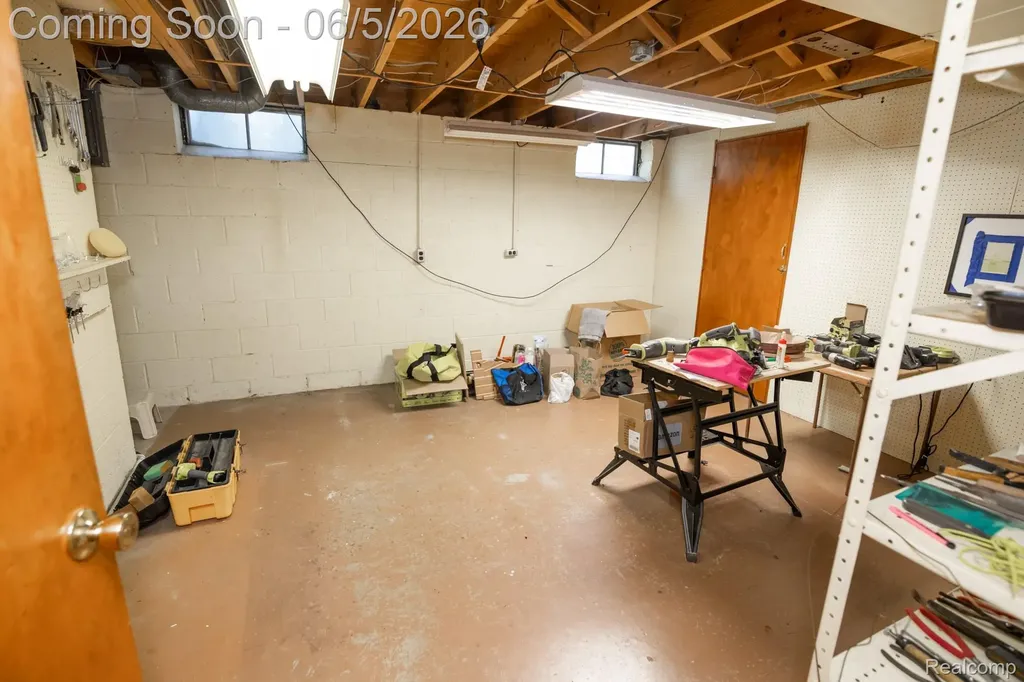 724 Sandstone Drive Rochester Hills City MI 48309