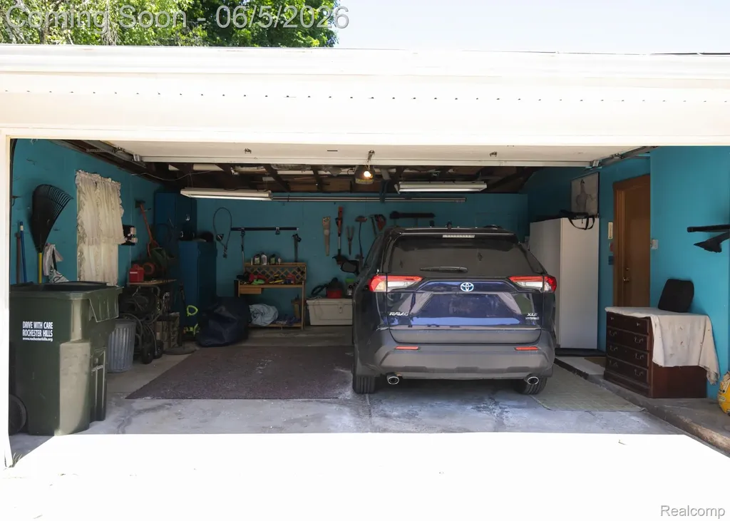 724 Sandstone Drive Rochester Hills City MI 48309
