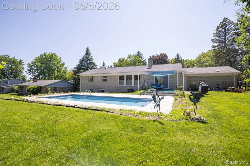 724 Sandstone Drive Rochester Hills City MI 48309