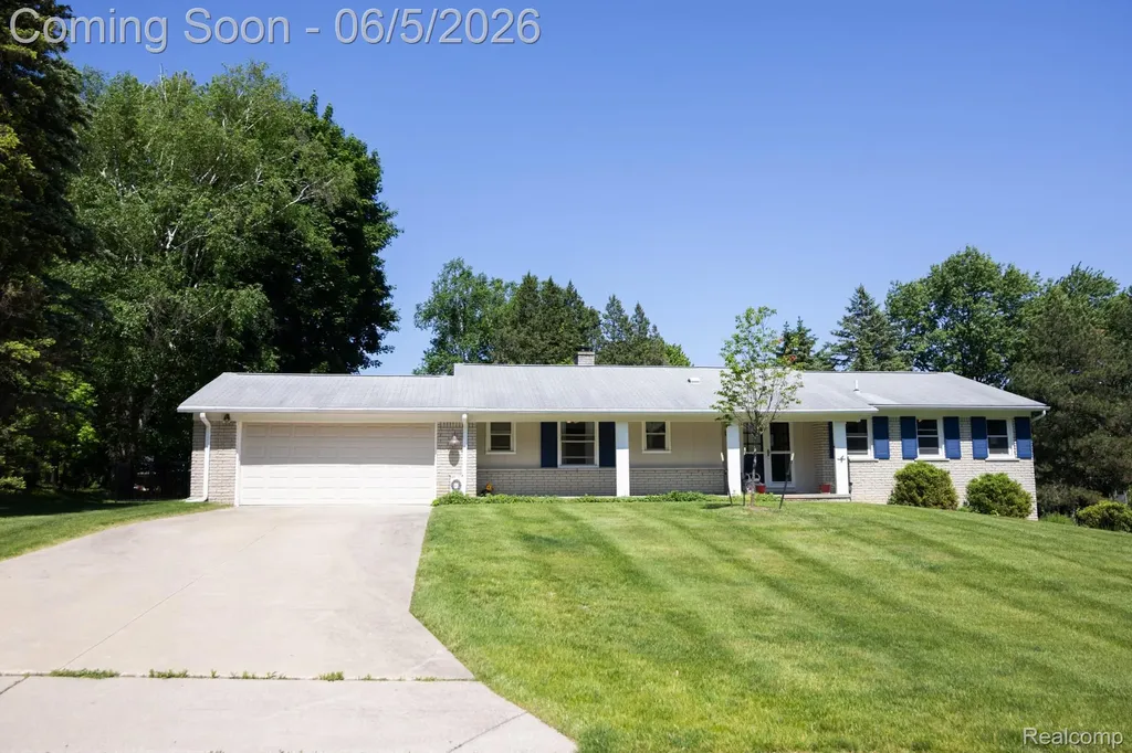 724 Sandstone Drive Rochester Hills City MI 48309