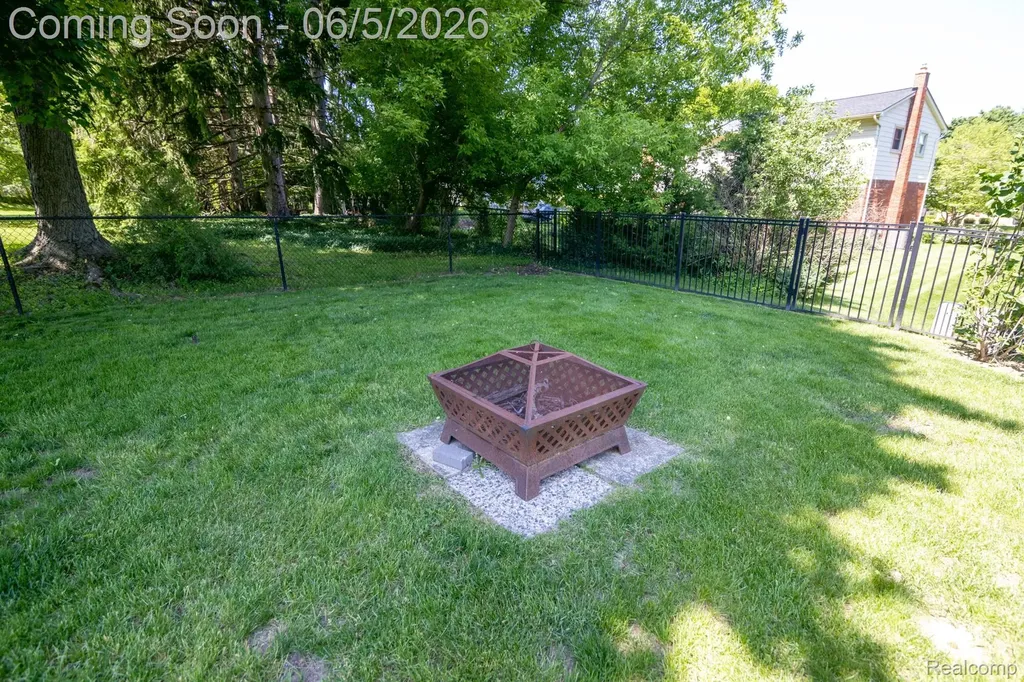 724 Sandstone Drive Rochester Hills City MI 48309