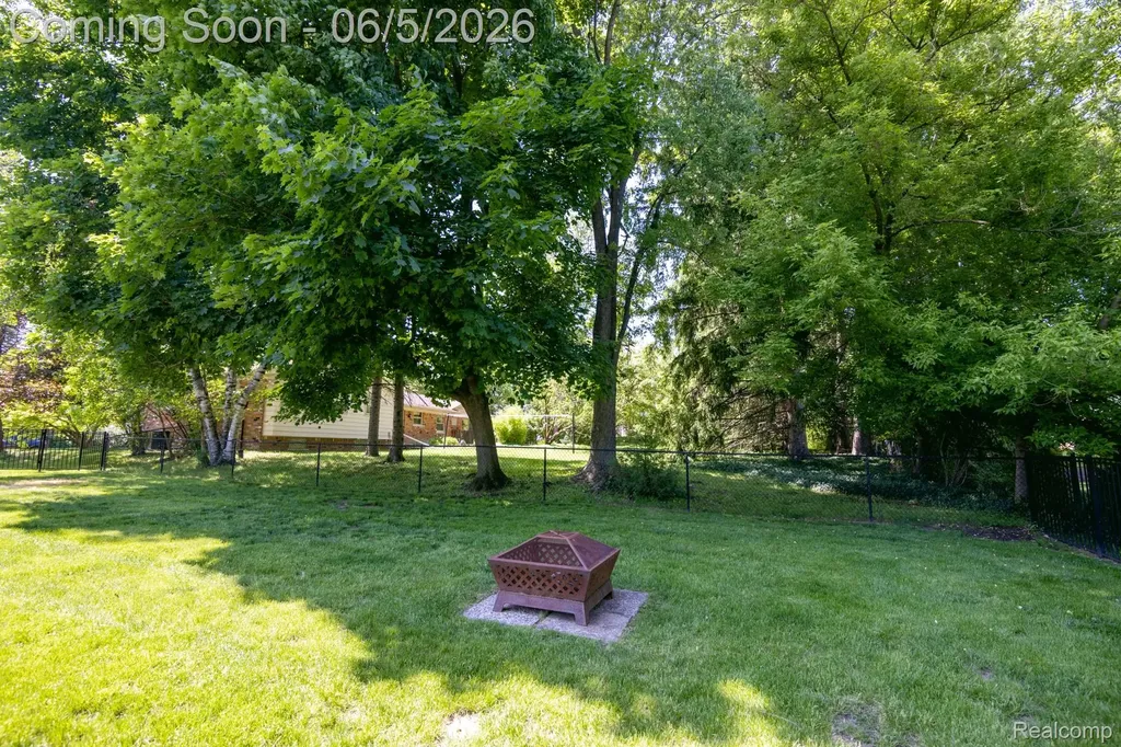 724 Sandstone Drive Rochester Hills City MI 48309