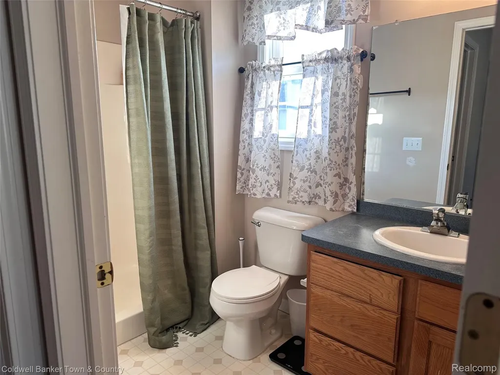 714 Eagle Drive Fenton City MI 48430