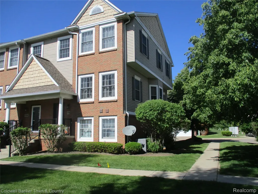 714 Eagle Drive Fenton City MI 48430
