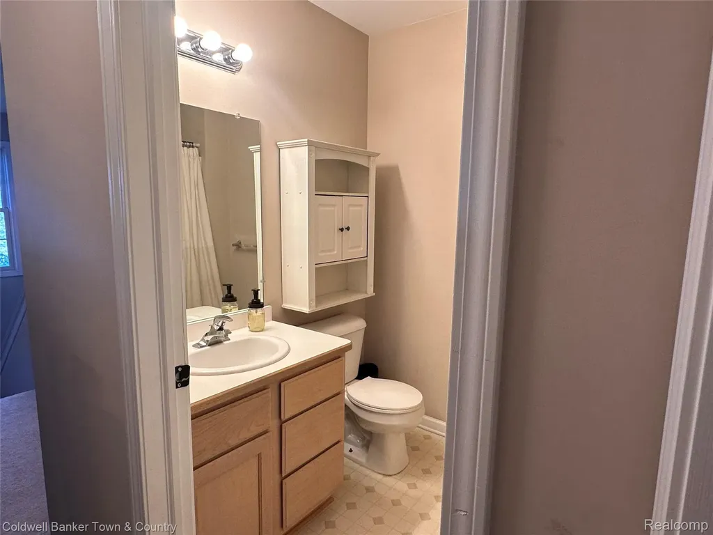 714 Eagle Drive Fenton City MI 48430