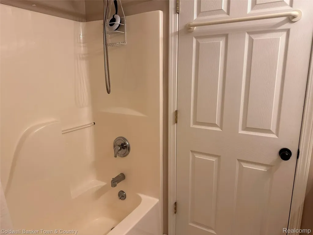 714 Eagle Drive Fenton City MI 48430