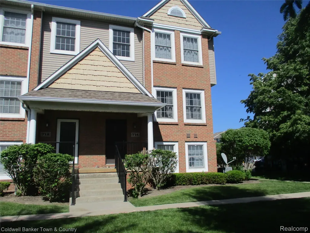 714 Eagle Drive Fenton City MI 48430