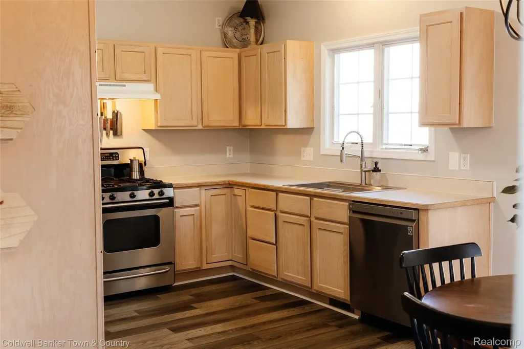 714 Eagle Drive Fenton City MI 48430