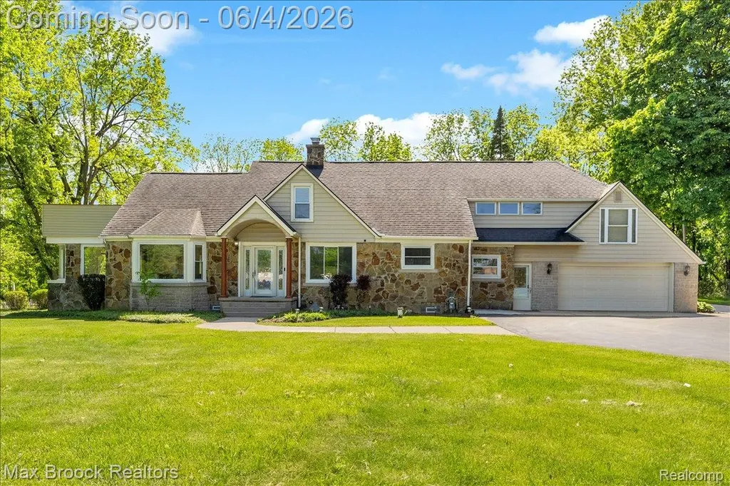 43747 Woodward Avenue Bloomfield Hills City MI 48302