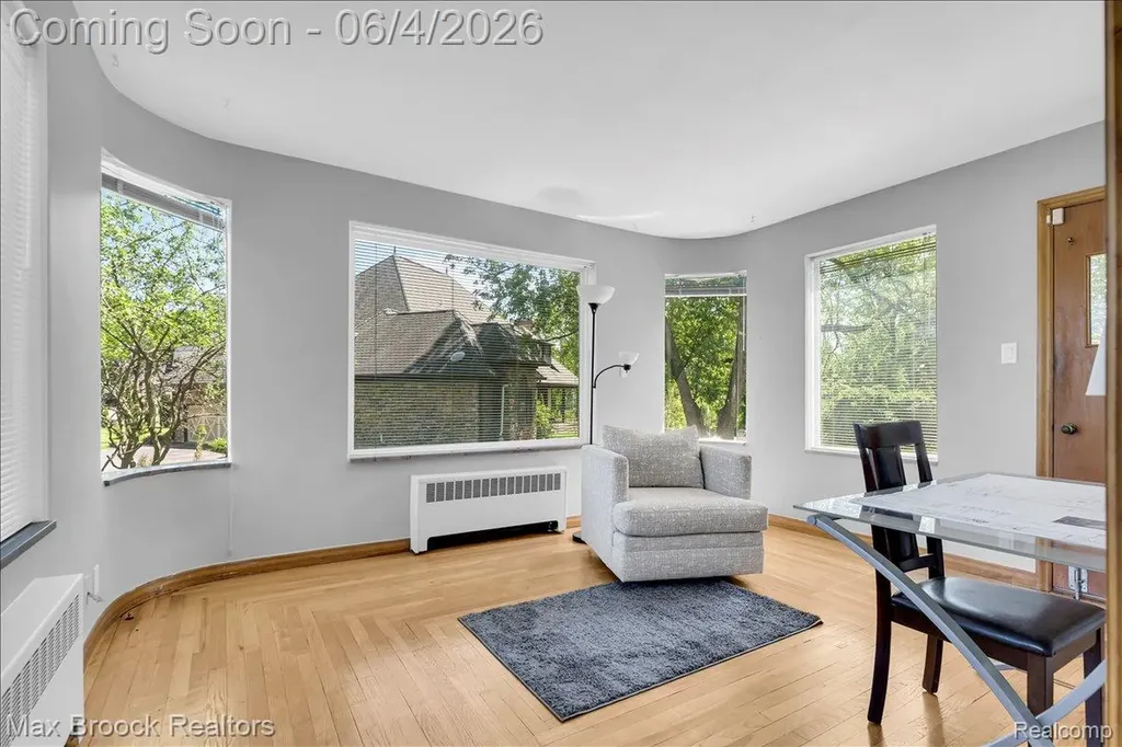 43747 Woodward Avenue Bloomfield Hills City MI 48302