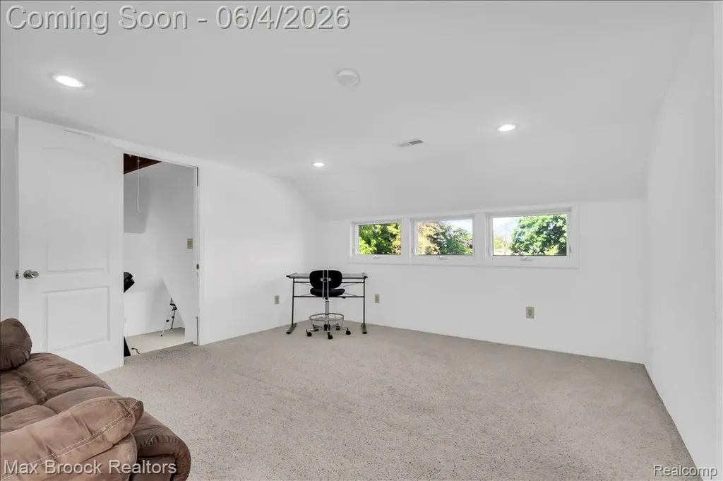43747 Woodward Avenue Bloomfield Hills City MI 48302