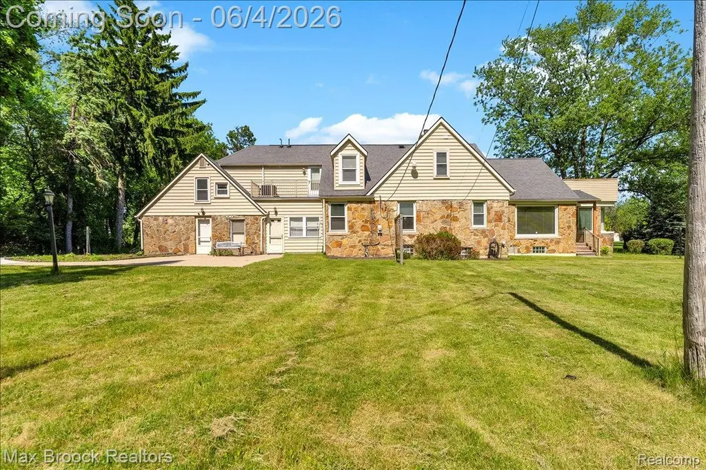 43747 Woodward Avenue Bloomfield Hills City MI 48302