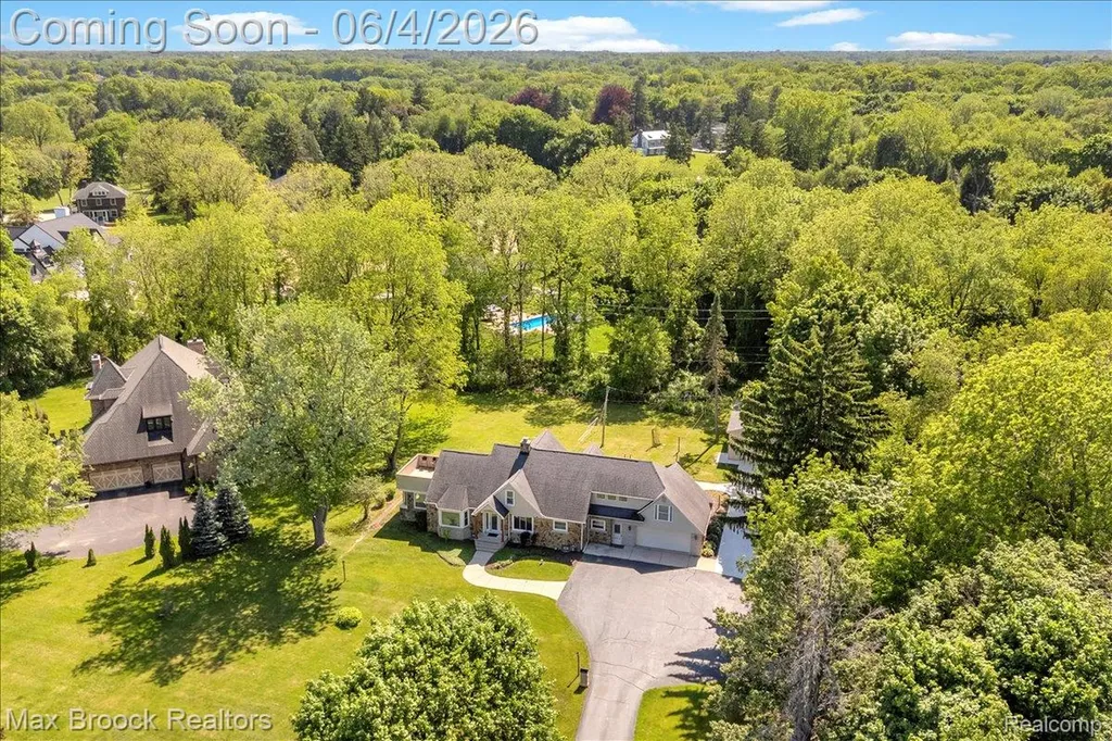 43747 Woodward Avenue Bloomfield Hills City MI 48302