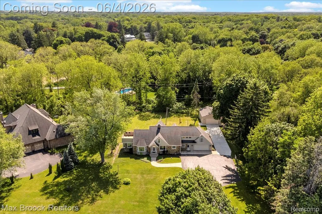 43747 Woodward Avenue Bloomfield Hills City MI 48302