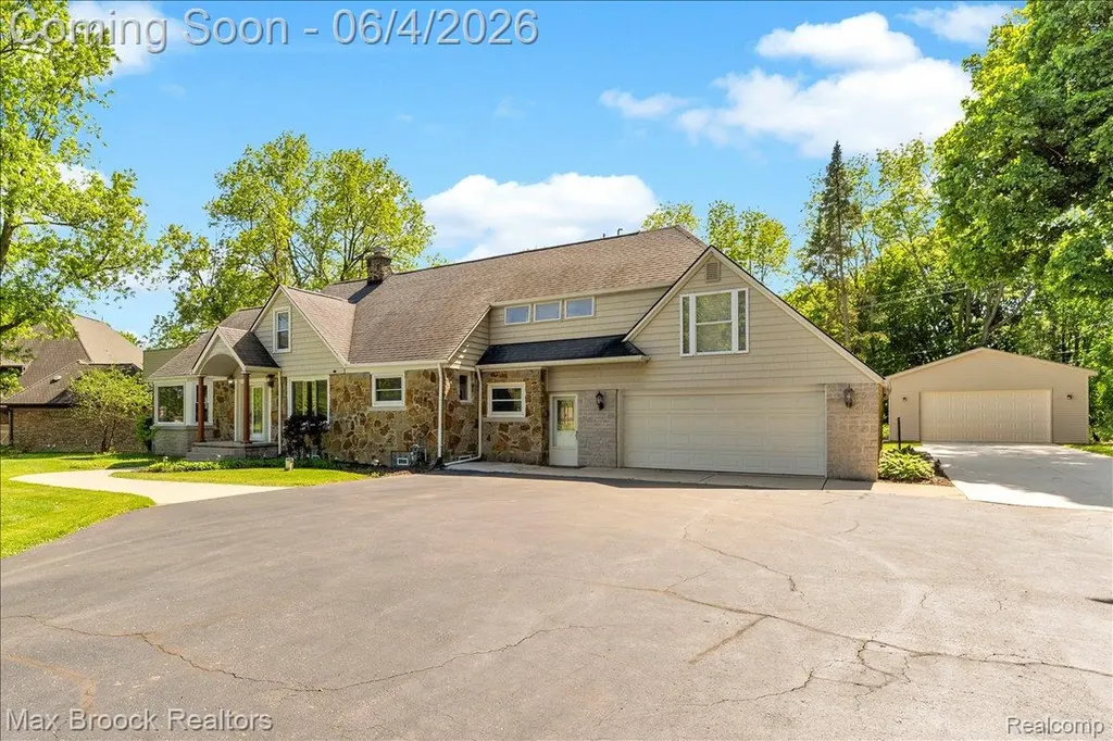 43747 Woodward Avenue Bloomfield Hills City MI 48302