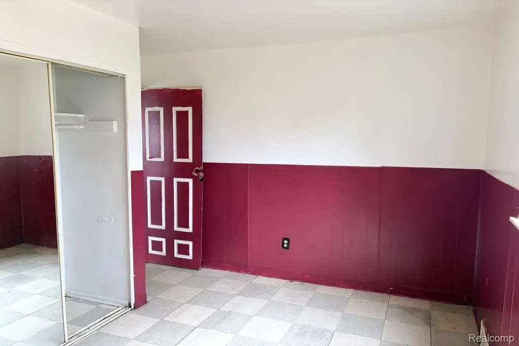 9377 Bessemore Street Detroit City MI 48213