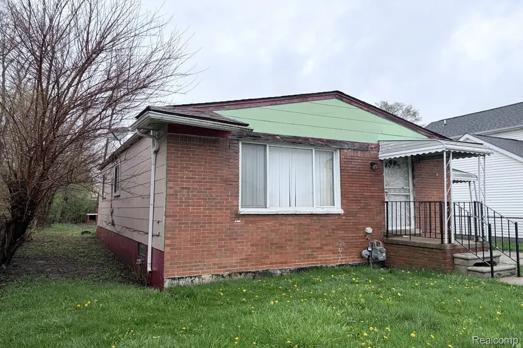9377 Bessemore Street Detroit City MI 48213