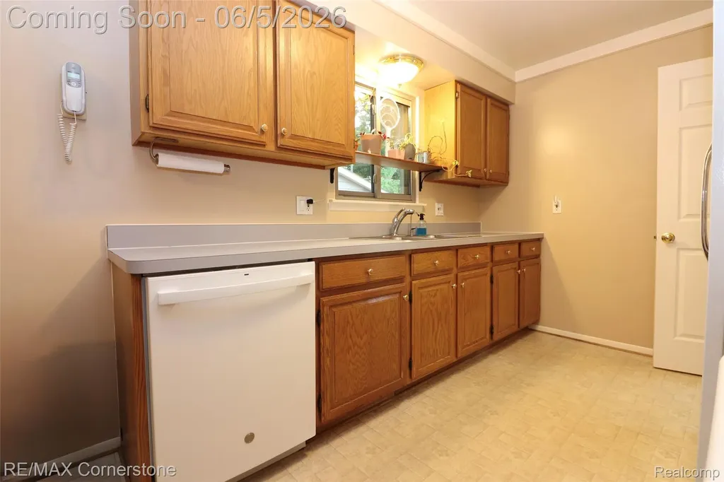 35810 Florane Street Westland City MI 48186