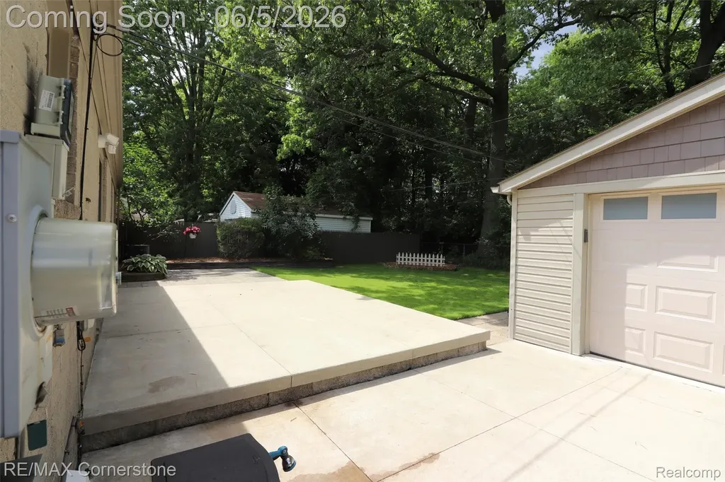 35810 Florane Street Westland City MI 48186