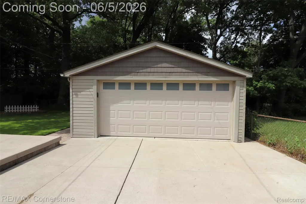 35810 Florane Street Westland City MI 48186