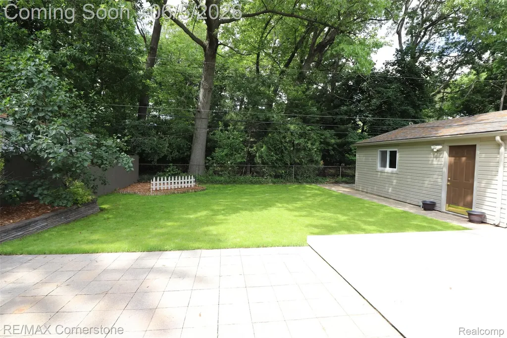 35810 Florane Street Westland City MI 48186