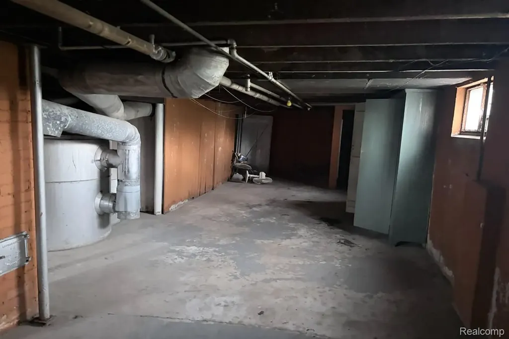 10132 Traverse Street Detroit City MI 48213