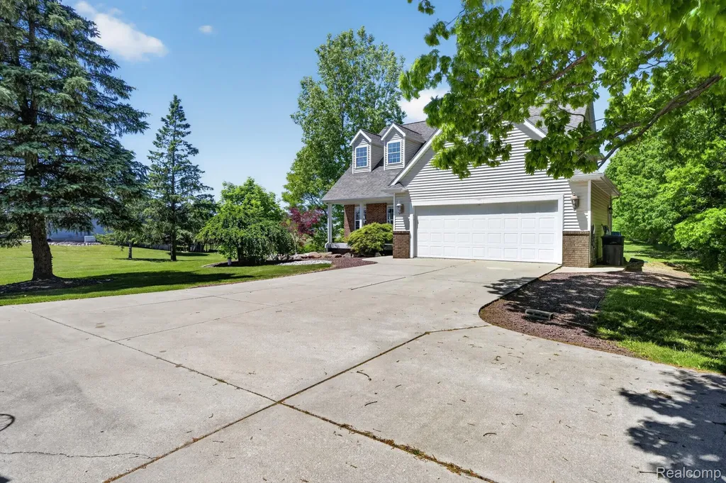 9055 Hegel Road Atlas Township MI 48438