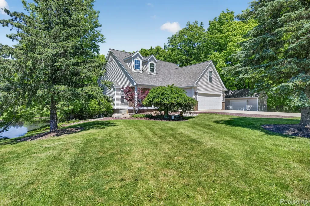 9055 Hegel Road Atlas Township MI 48438