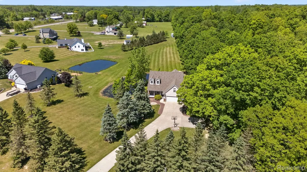 9055 Hegel Road Atlas Township MI 48438