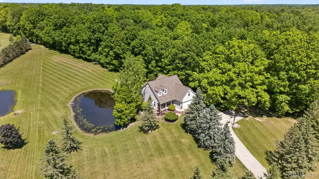 9055 Hegel Road Atlas Township MI 48438
