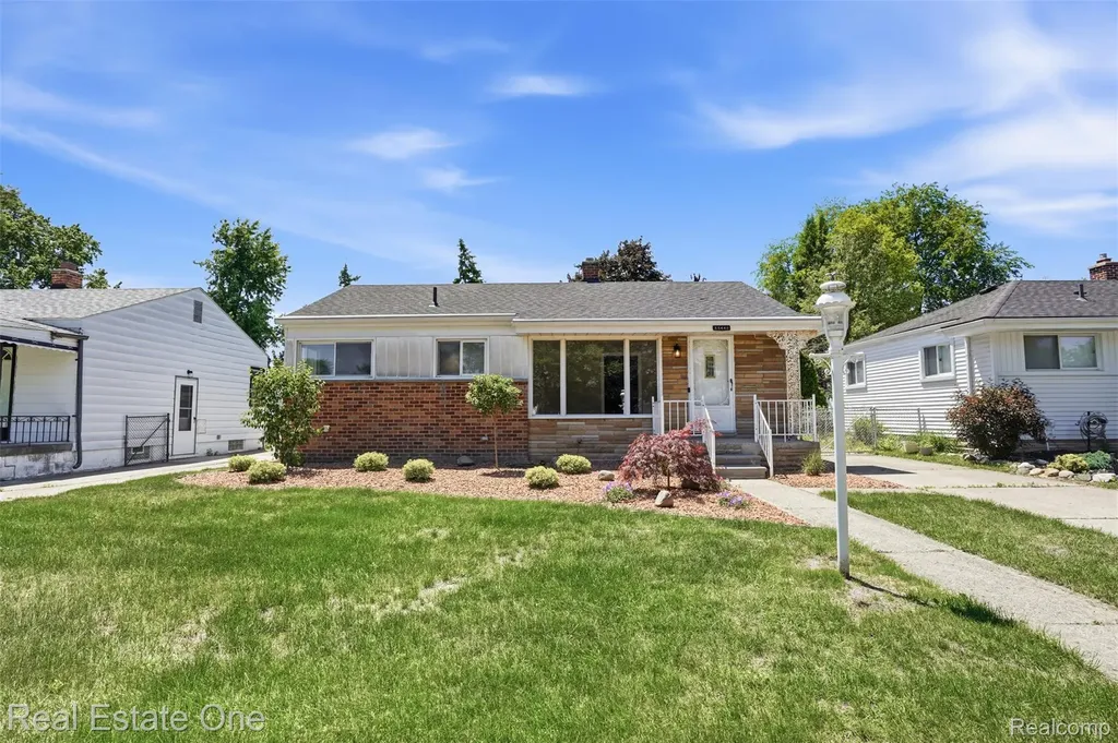 33441 Alta Street Garden City City MI 48135