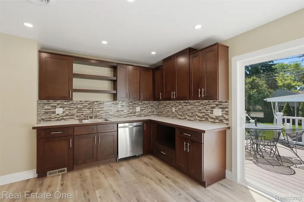 33441 Alta Street Garden City City MI 48135