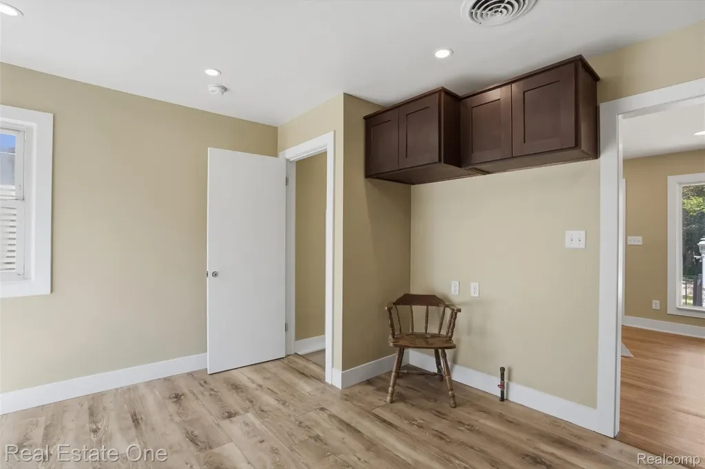 33441 Alta Street Garden City City MI 48135