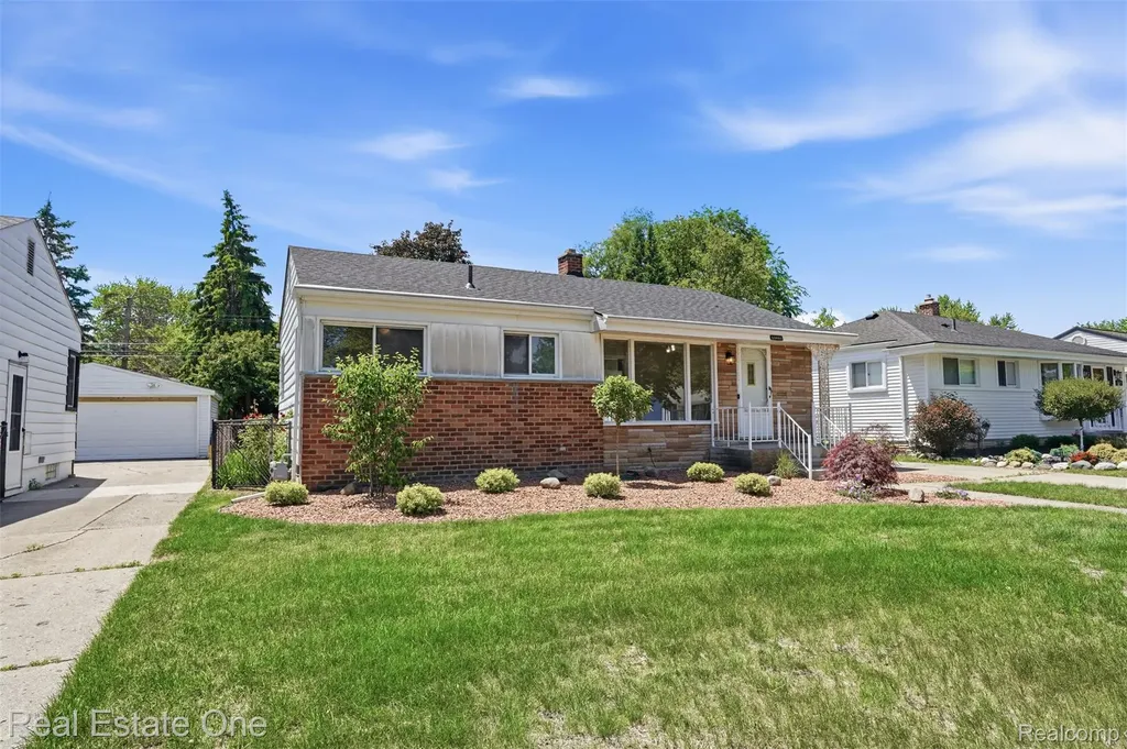 33441 Alta Street Garden City City MI 48135