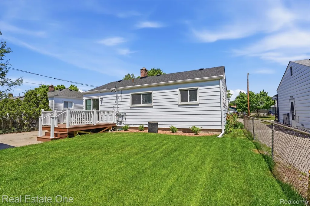 33441 Alta Street Garden City City MI 48135