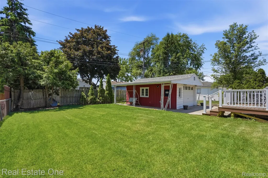 33441 Alta Street Garden City City MI 48135