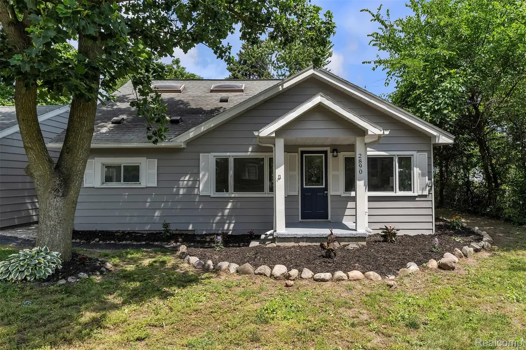 2890 Beland Avenue Keego Harbor City MI 48320